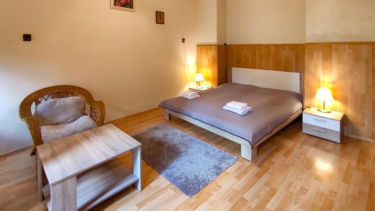 Afrodite Apartmanok Eger Exterior photo