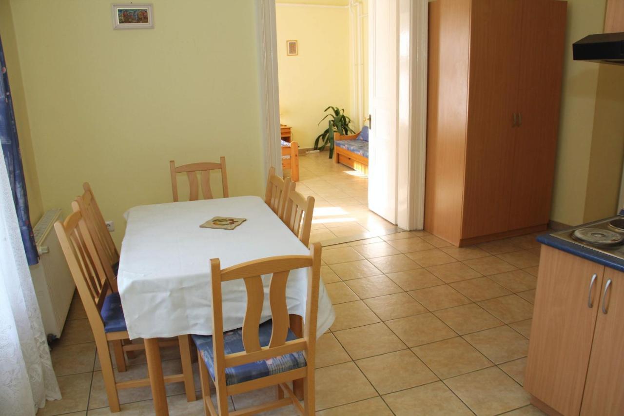 Afrodite Apartmanok Eger Exterior photo