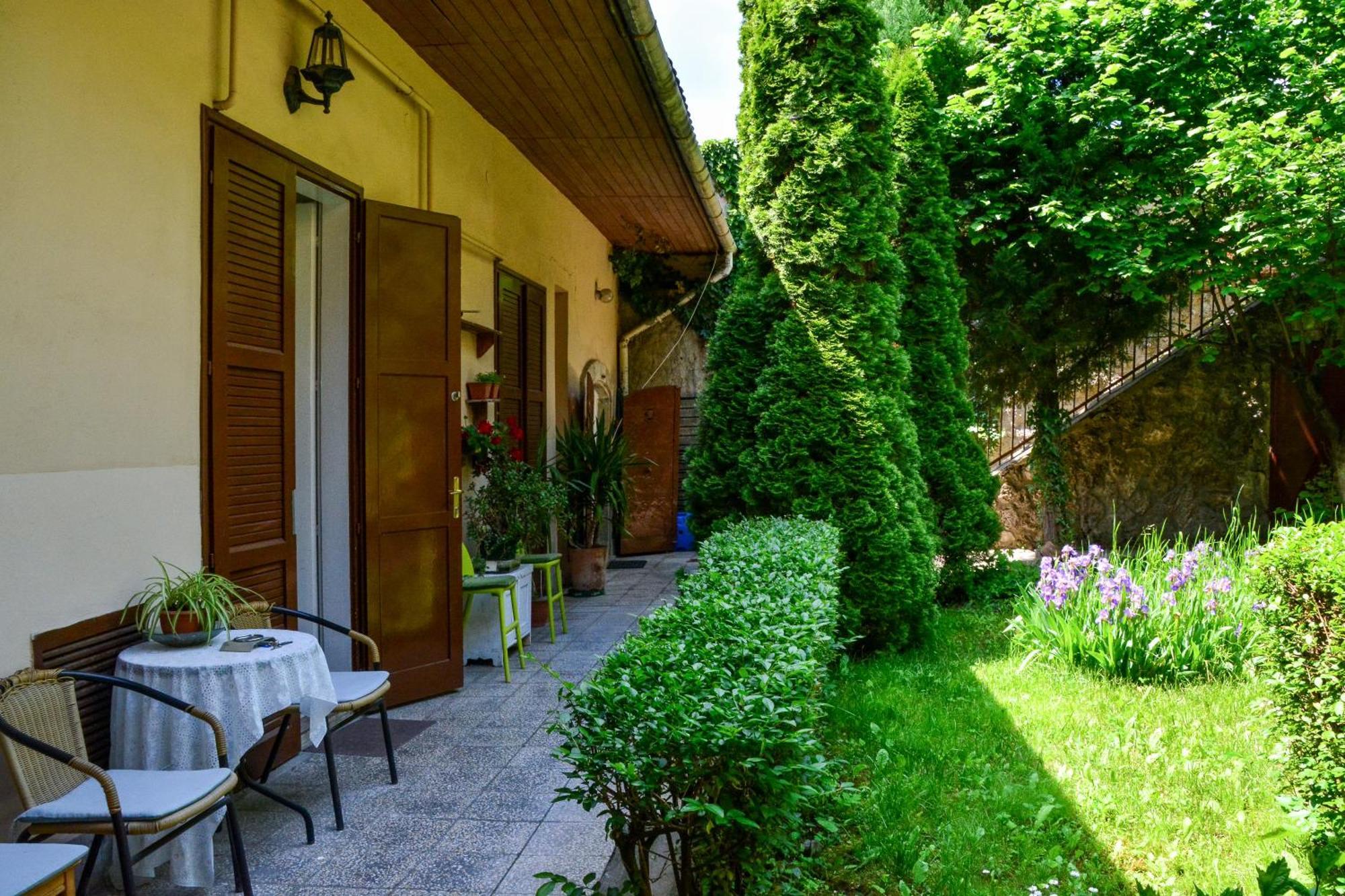 Afrodite Apartmanok Eger Exterior photo