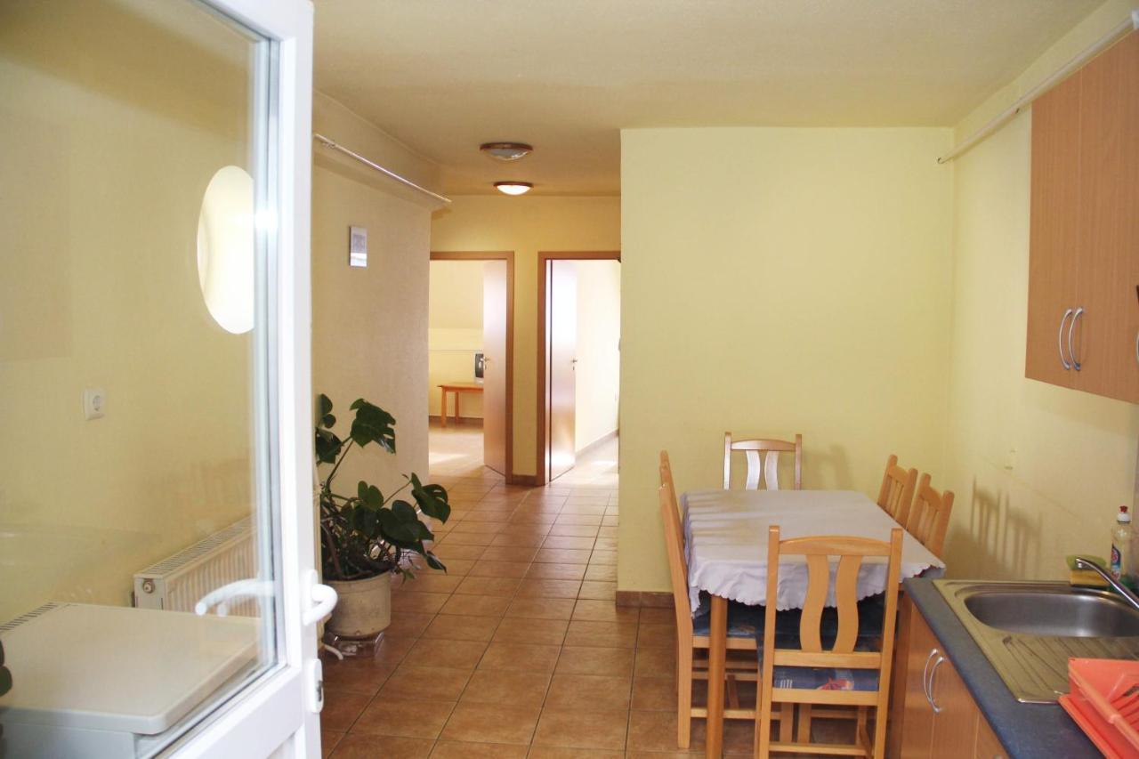 Afrodite Apartmanok Eger Exterior photo