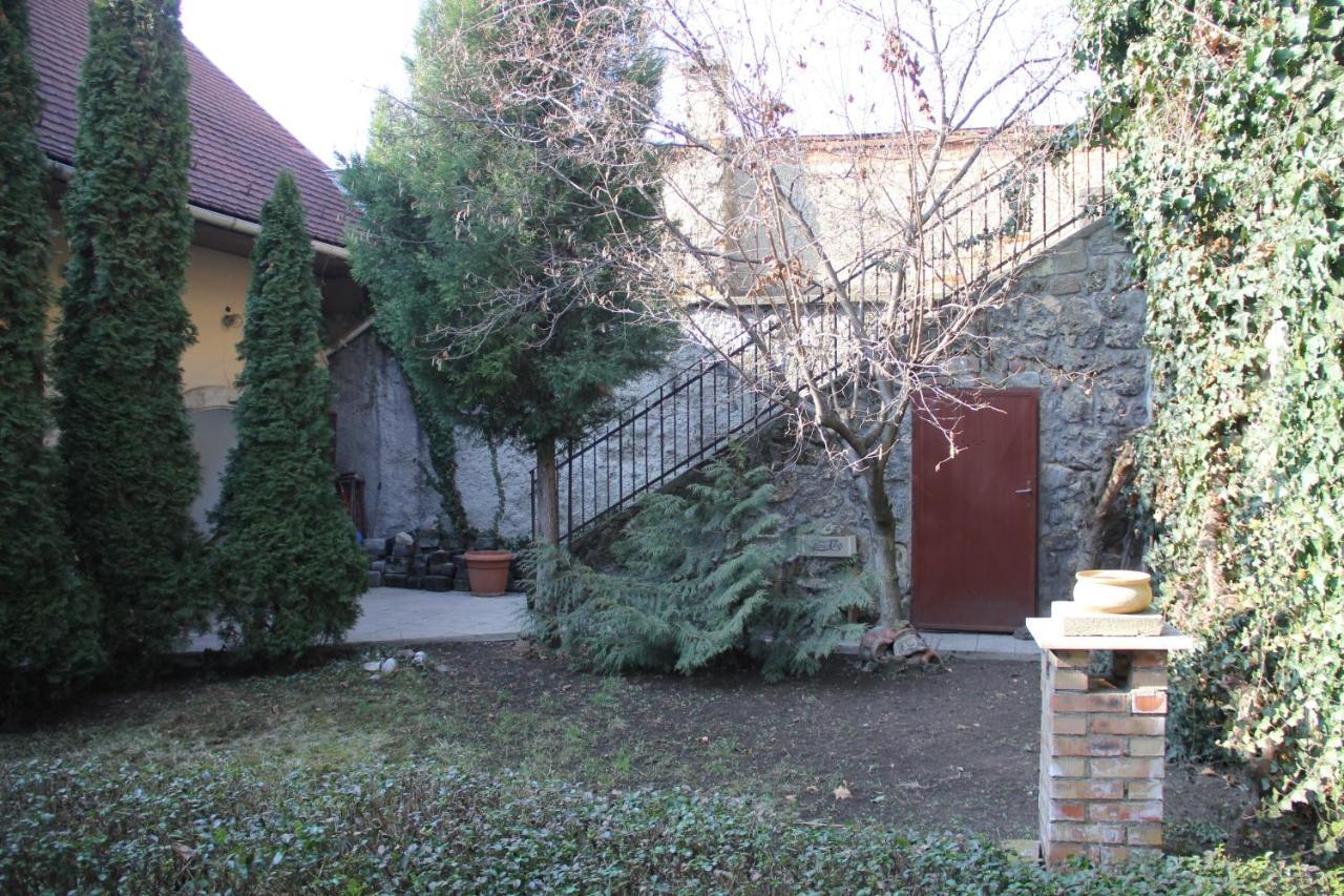 Afrodite Apartmanok Eger Exterior photo