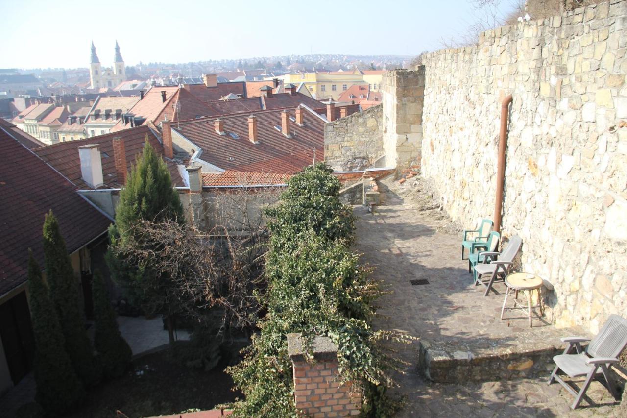 Afrodite Apartmanok Eger Exterior photo