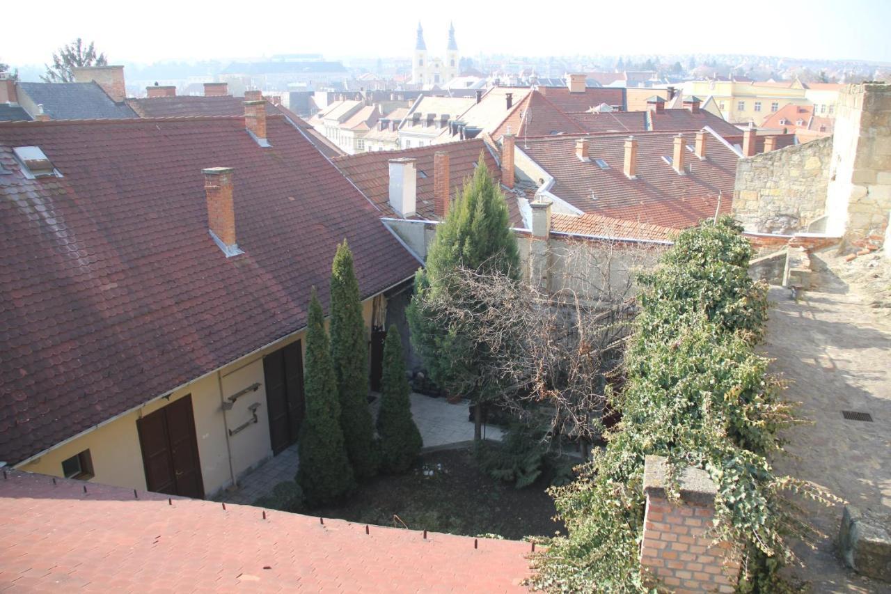 Afrodite Apartmanok Eger Exterior photo