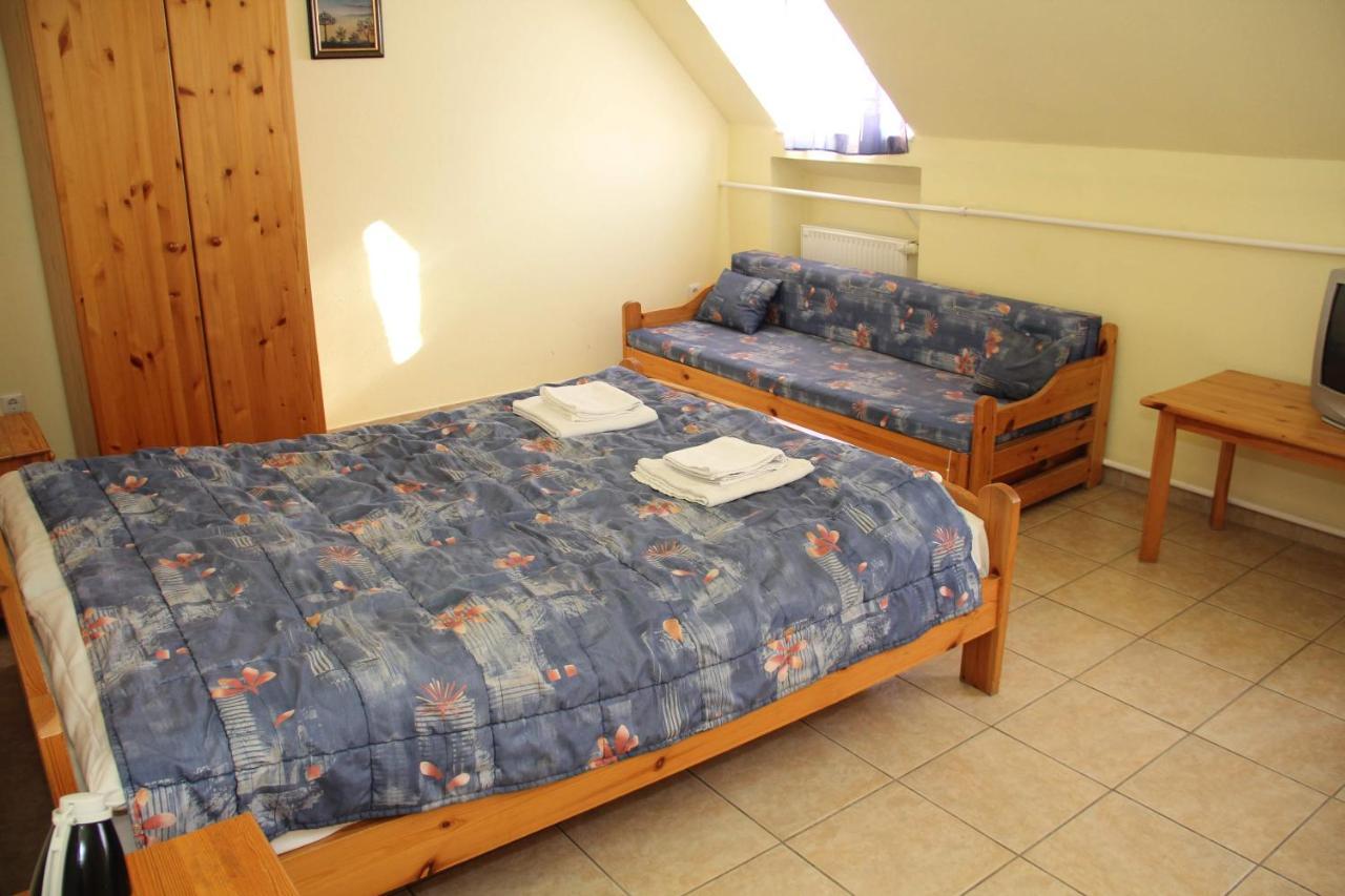 Afrodite Apartmanok Eger Exterior photo